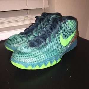 Nike Kyrie 1 youth sz. 6